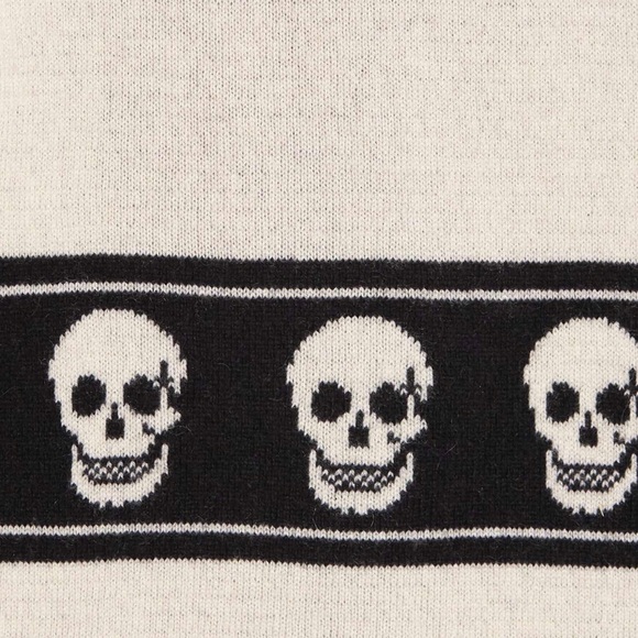 Brand New Skull Cashmere Ripley Scarf  360 Cashmere NWOT - Picture 4 of 7